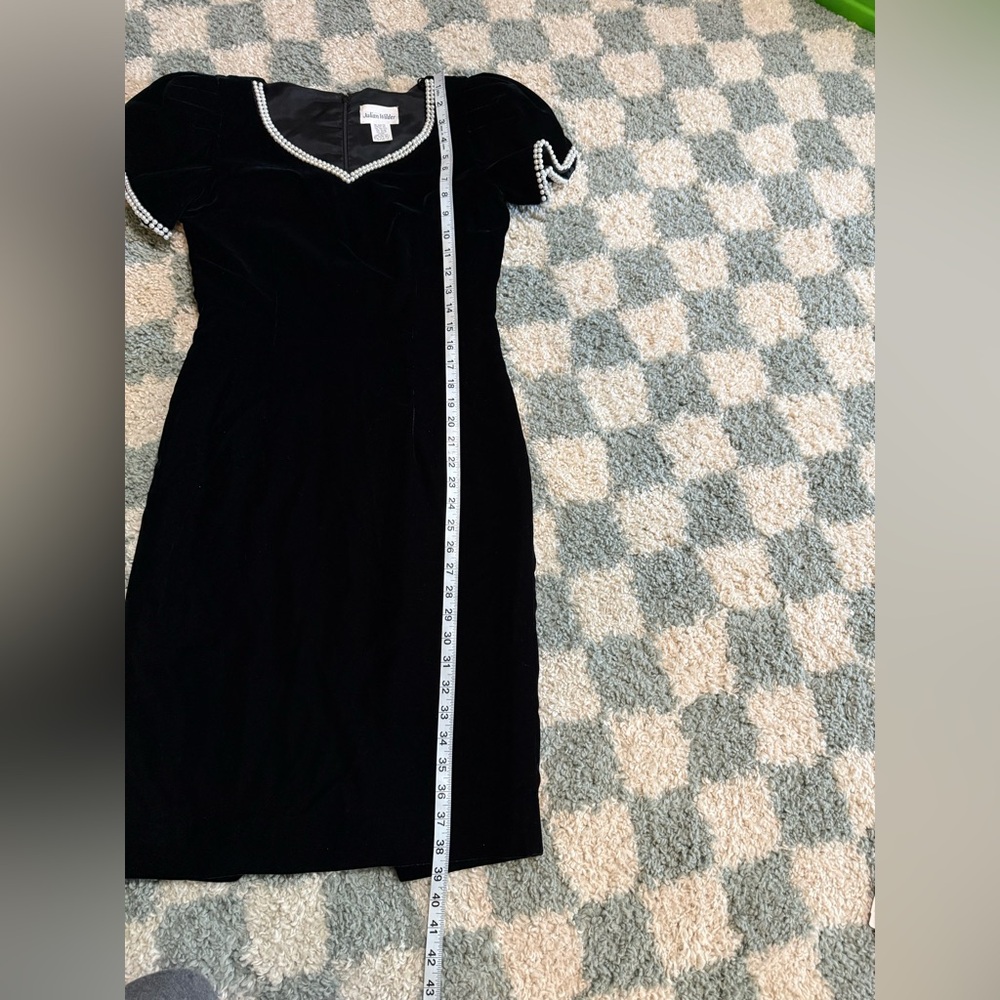 Vintage Classic Black Velvet Dress with Pearl Trim and Puff Sleeves Feminine 4 - Picture 7 of 11